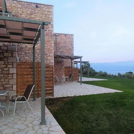Stone Bay Houses In Messinia Kalamaki Beach Area Chrani Exterior photo